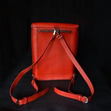 Batoh i kabelka v jednom