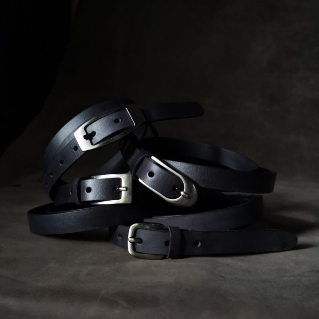 Kožený opasek - Klasik černý s mírně zaoblenou přezkou