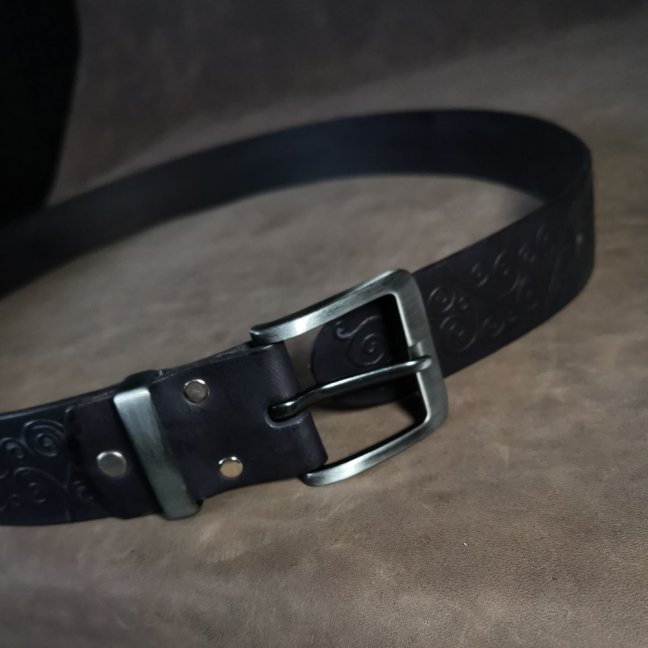 Kožený opasek - Relief černý