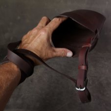 Kabelka - hnědá krabička