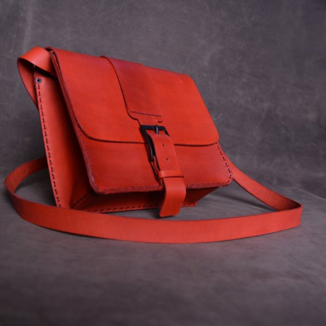 Červená kabelka, velká