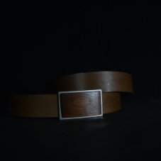 Opasek s originální dřevěnou sponou