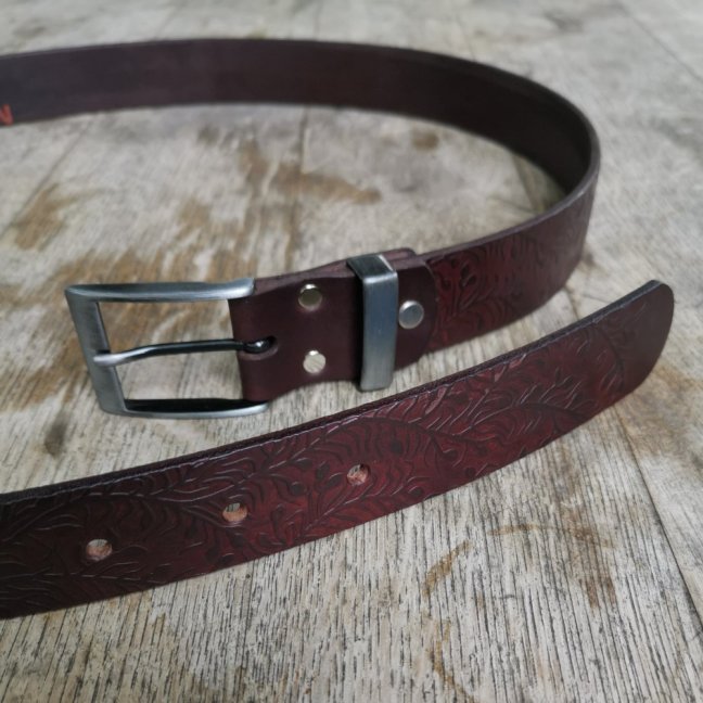 Kožený opasek - Relief hnědý