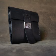 Černá s nerezovou průvlečkou