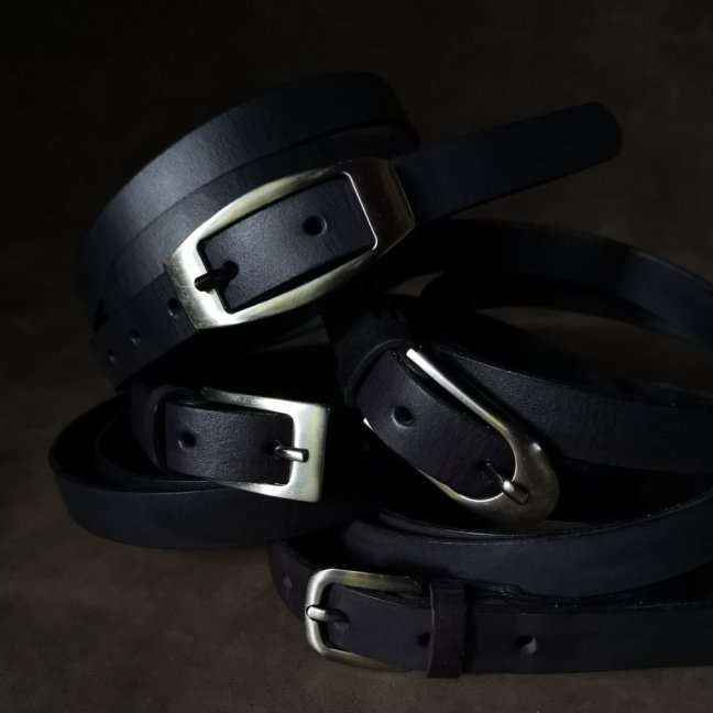 Kožený opasek - Klasik černý s mírně zaoblenou přezkou