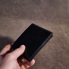 Černá peněženka