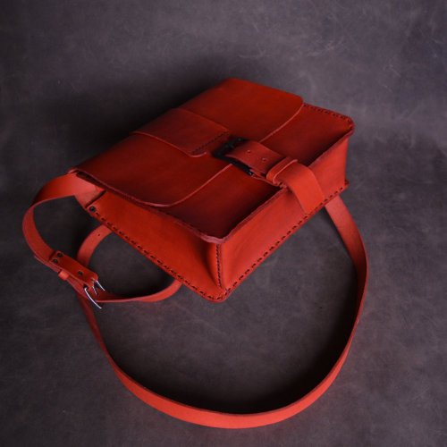 Červená kabelka, velká