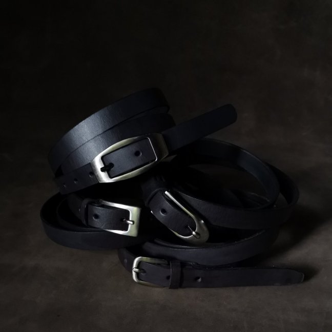 Kožený opasek - Klasik černý s mírně zaoblenou přezkou