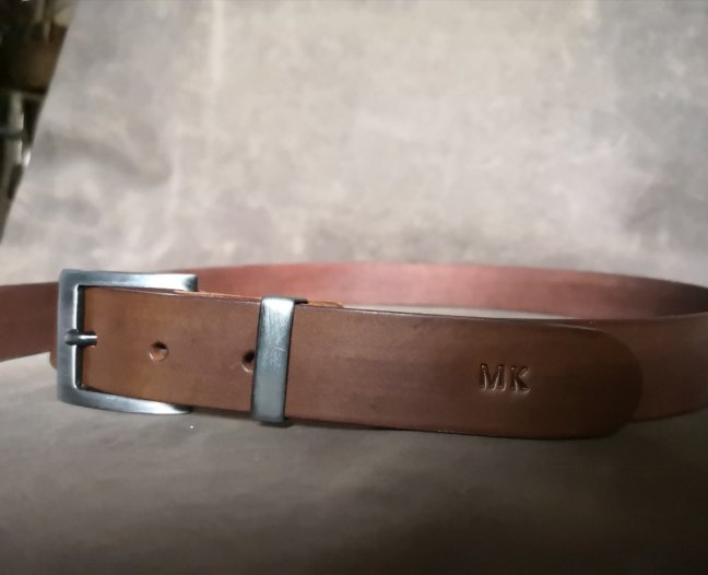 Ražba monogramu na výrobek