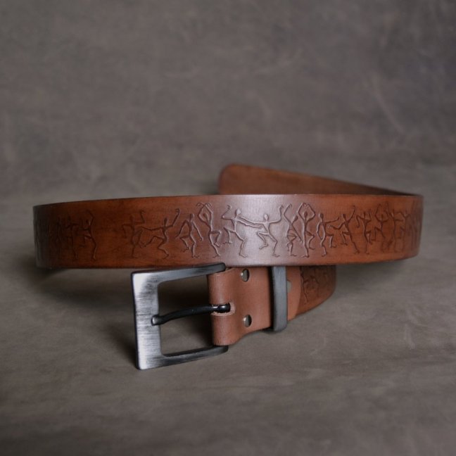 Kožený opasek - Relief hnědý